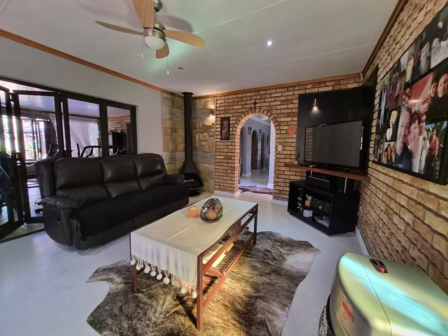 4 Bedroom Property for Sale in Doringkruin North West